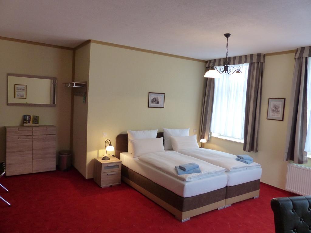 Hotel Friedchen Mit Eigener Fleischerei Artern Exterior photo