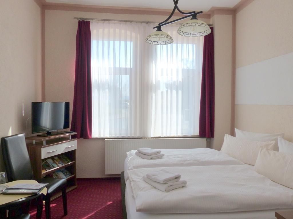 Hotel Friedchen Mit Eigener Fleischerei Artern Exterior photo