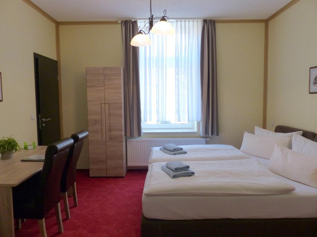 Hotel Friedchen Mit Eigener Fleischerei Artern Exterior photo