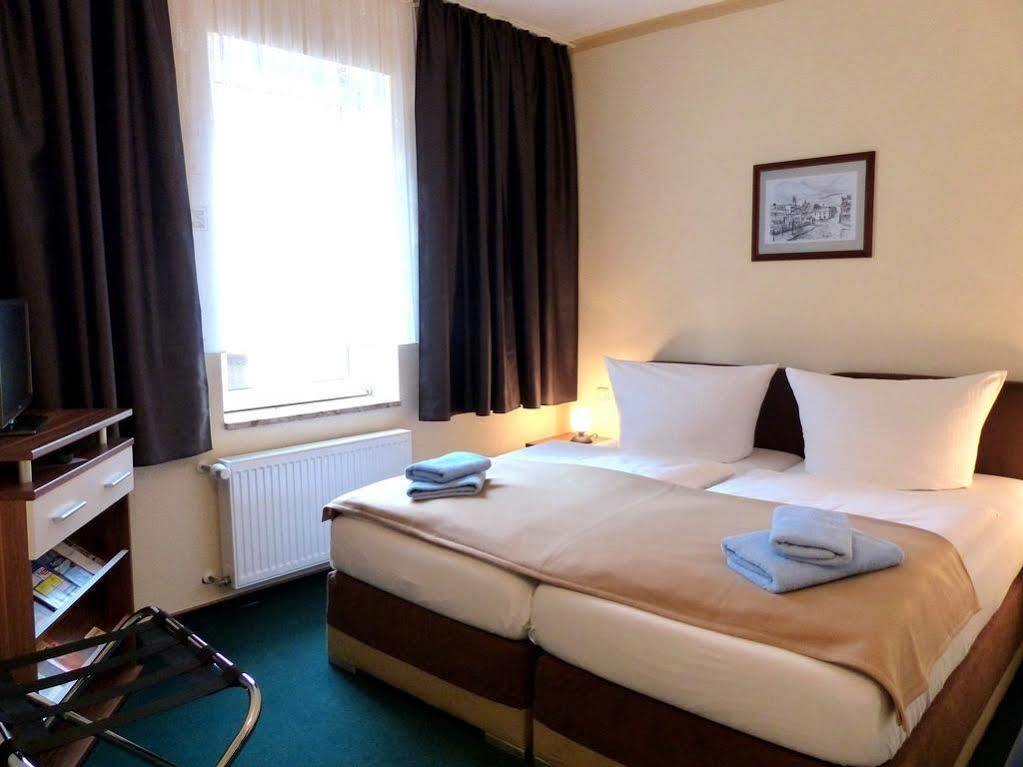 Hotel Friedchen Mit Eigener Fleischerei Artern Exterior photo